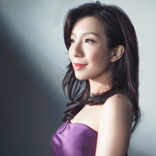 Carol YU's interview on 'Ming Pao Weekly'